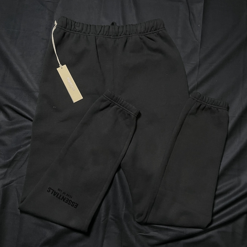 Fear of God Essentials SS22 Sweatpants - Stretch Limo-XS